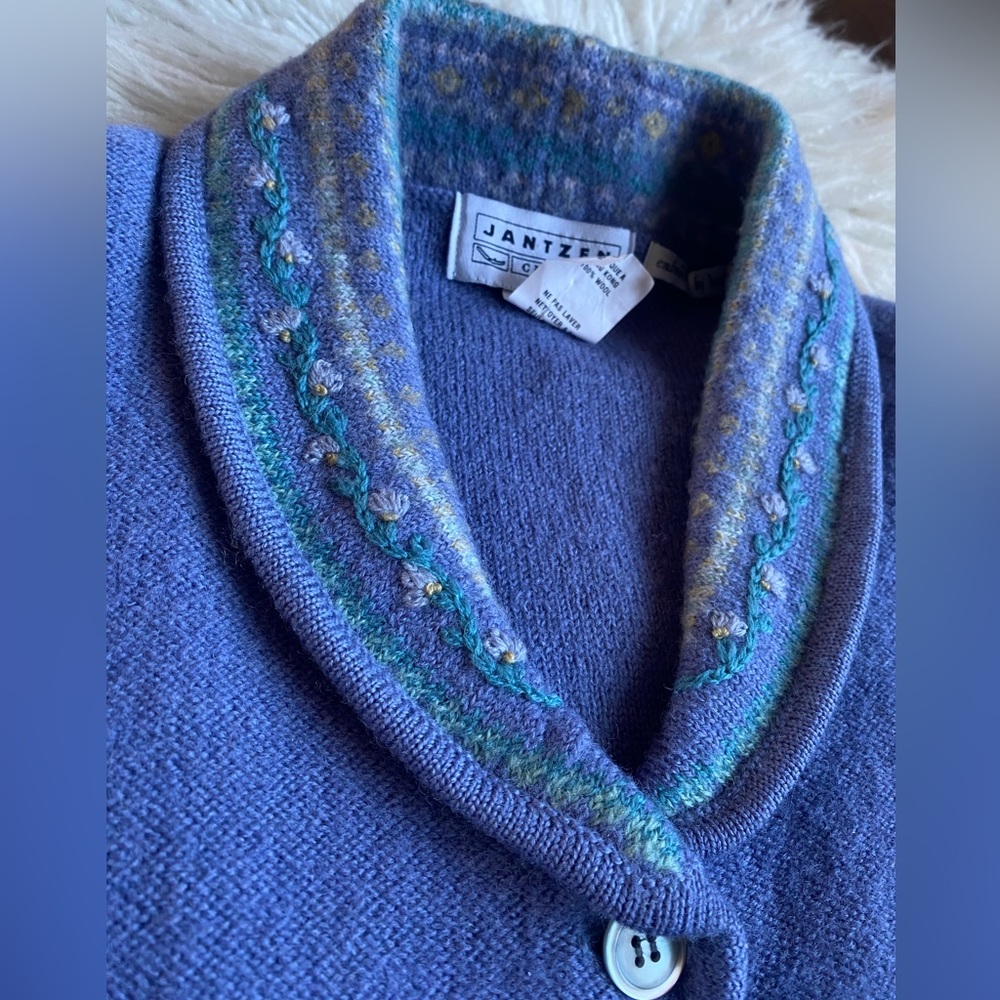 Jantzen 100% Wool Hand Embroidered Shawl Cardigan, Color Periwinkle, Size L - Picture 3 of 11